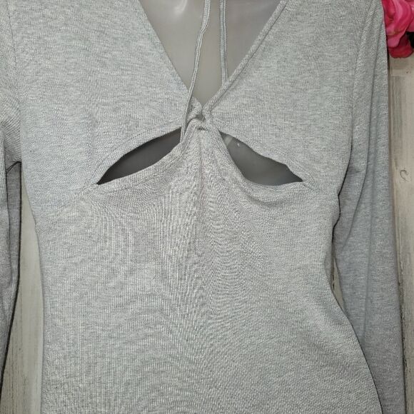 NWT Avec Les Filles Heather Grey V Neck Top - Picture 7 of 10